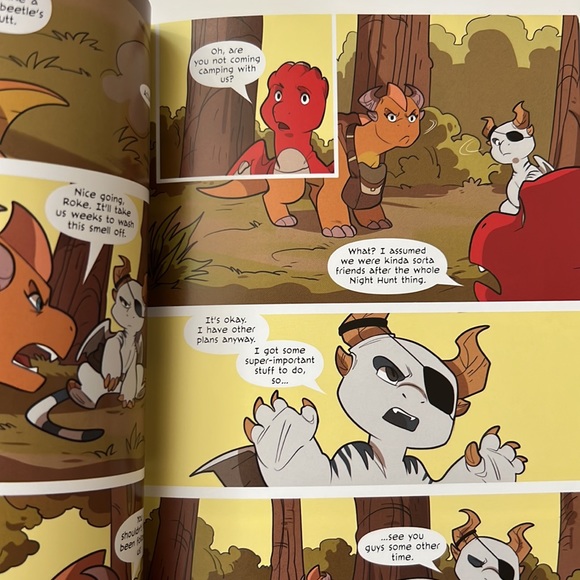 Graphic Novel 2 Book Bundle - Picture 13 of 16